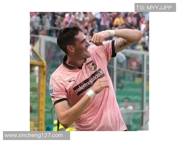 粉色鞋下的足球传奇球场上的风格与实力并存 粉色鞋下的足球传奇球场上的风格与实力并存