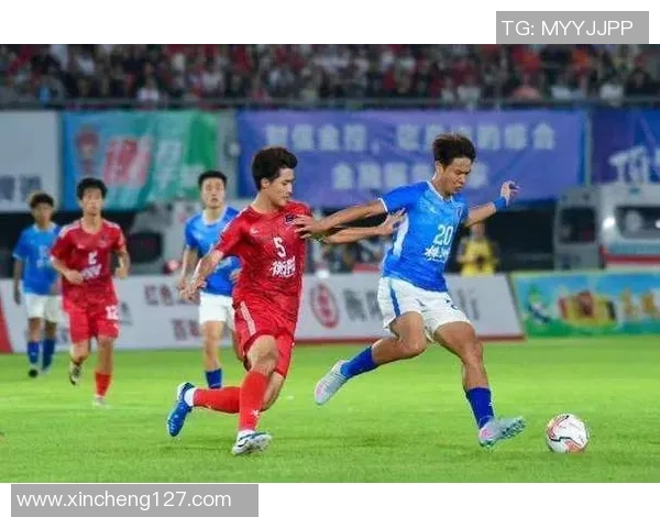 足球明星李超的个人简介与精彩瞬间照片展示