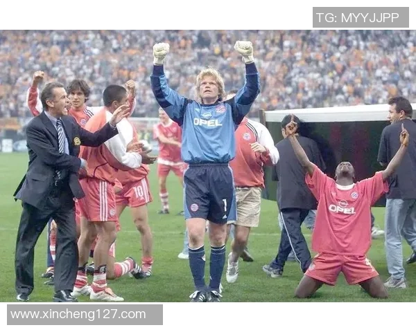 世界杯足球明星选手的辉煌历程与传奇瞬间回顾