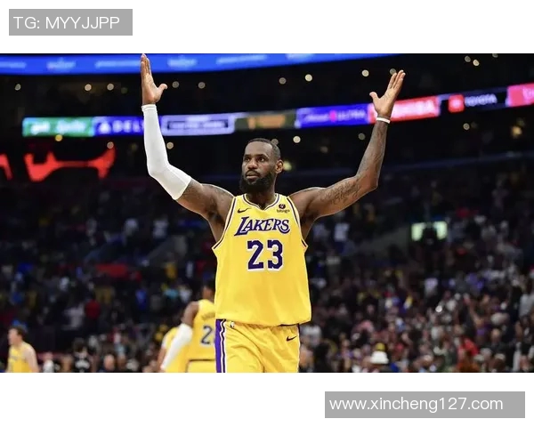 野球场上的足球明星盘点他们的传奇故事与成就